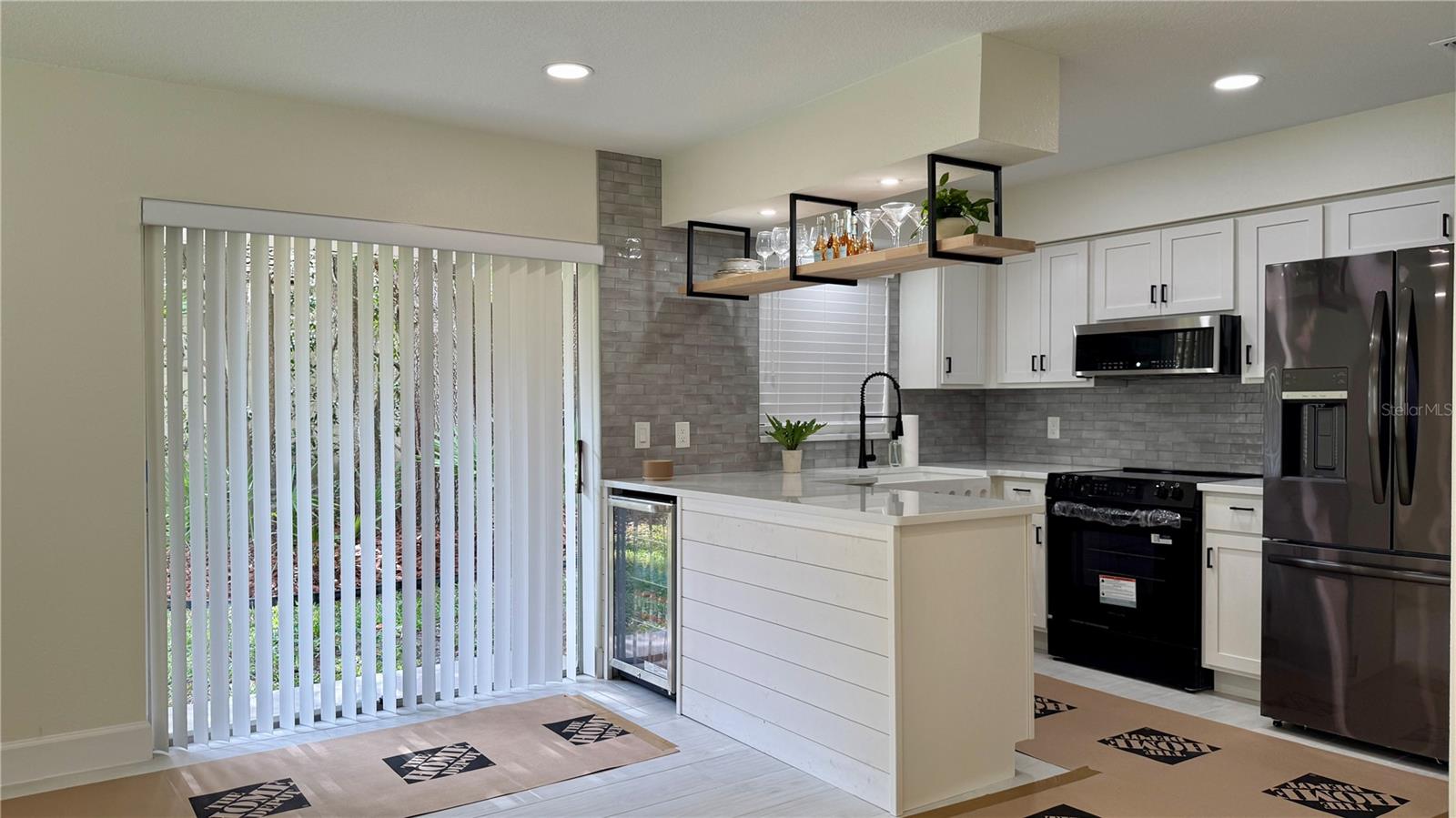 VILLAS AT SIGNAL HILL - Residential