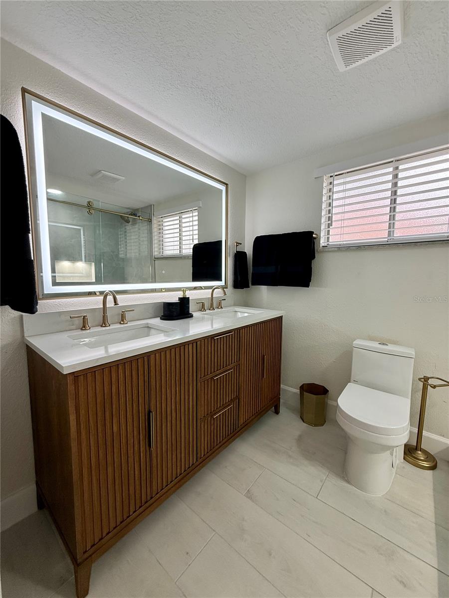 VILLAS AT SIGNAL HILL - Residential