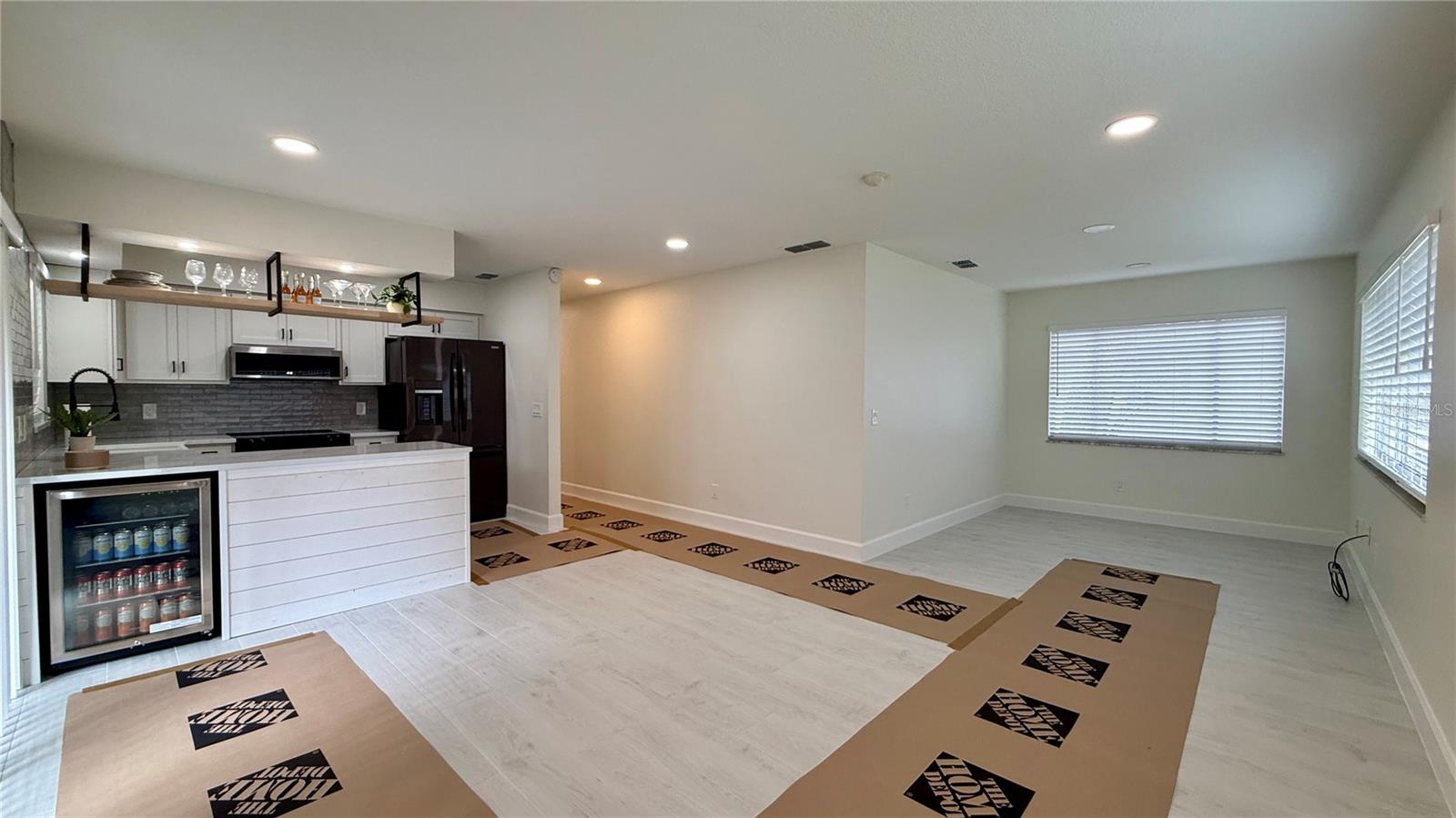 VILLAS AT SIGNAL HILL - Residential