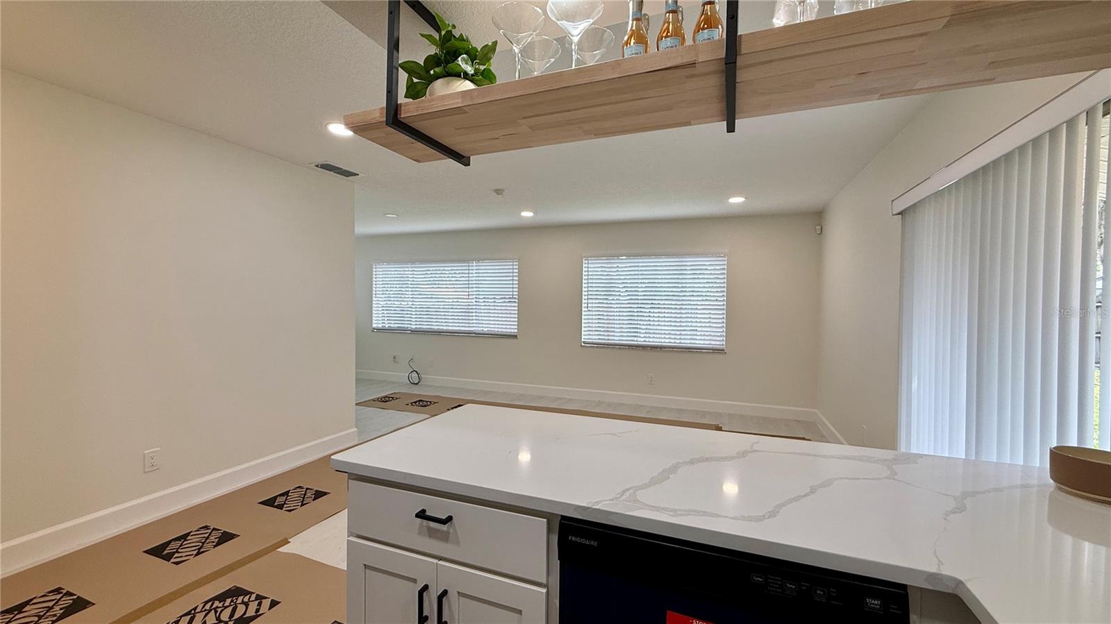 VILLAS AT SIGNAL HILL - Residential