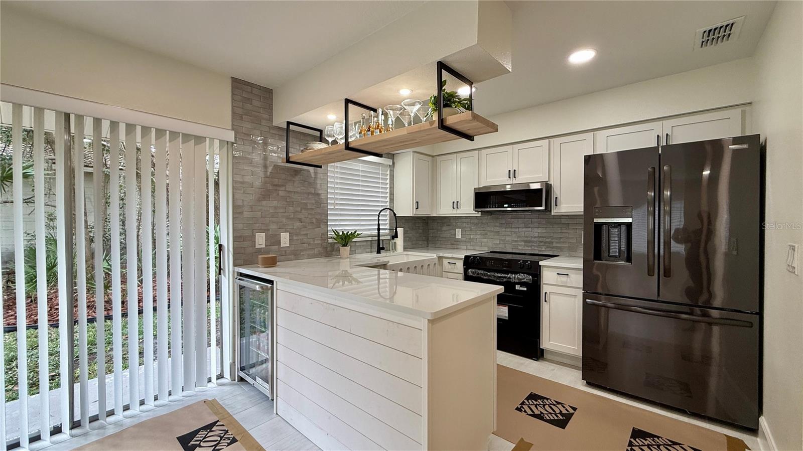 VILLAS AT SIGNAL HILL - Residential