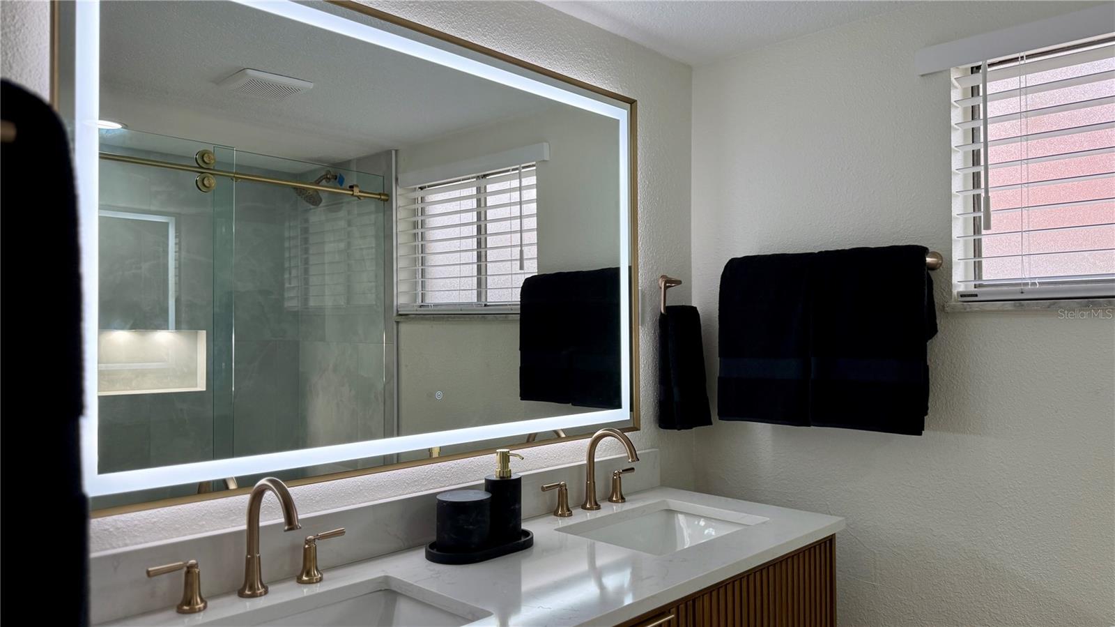 VILLAS AT SIGNAL HILL - Residential