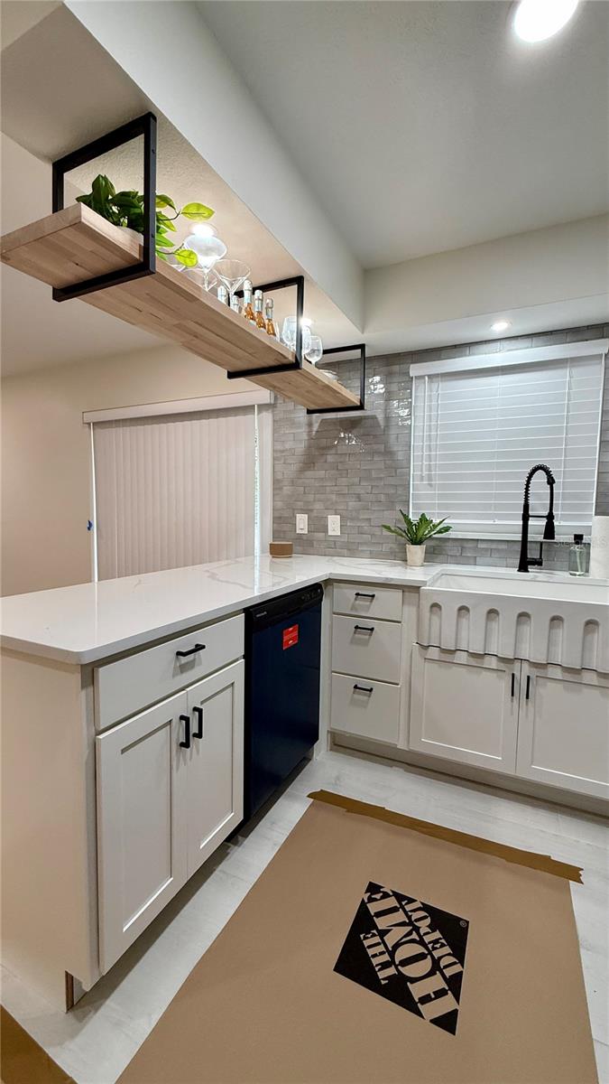 VILLAS AT SIGNAL HILL - Residential