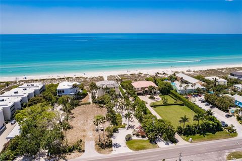 A home in LONGBOAT KEY