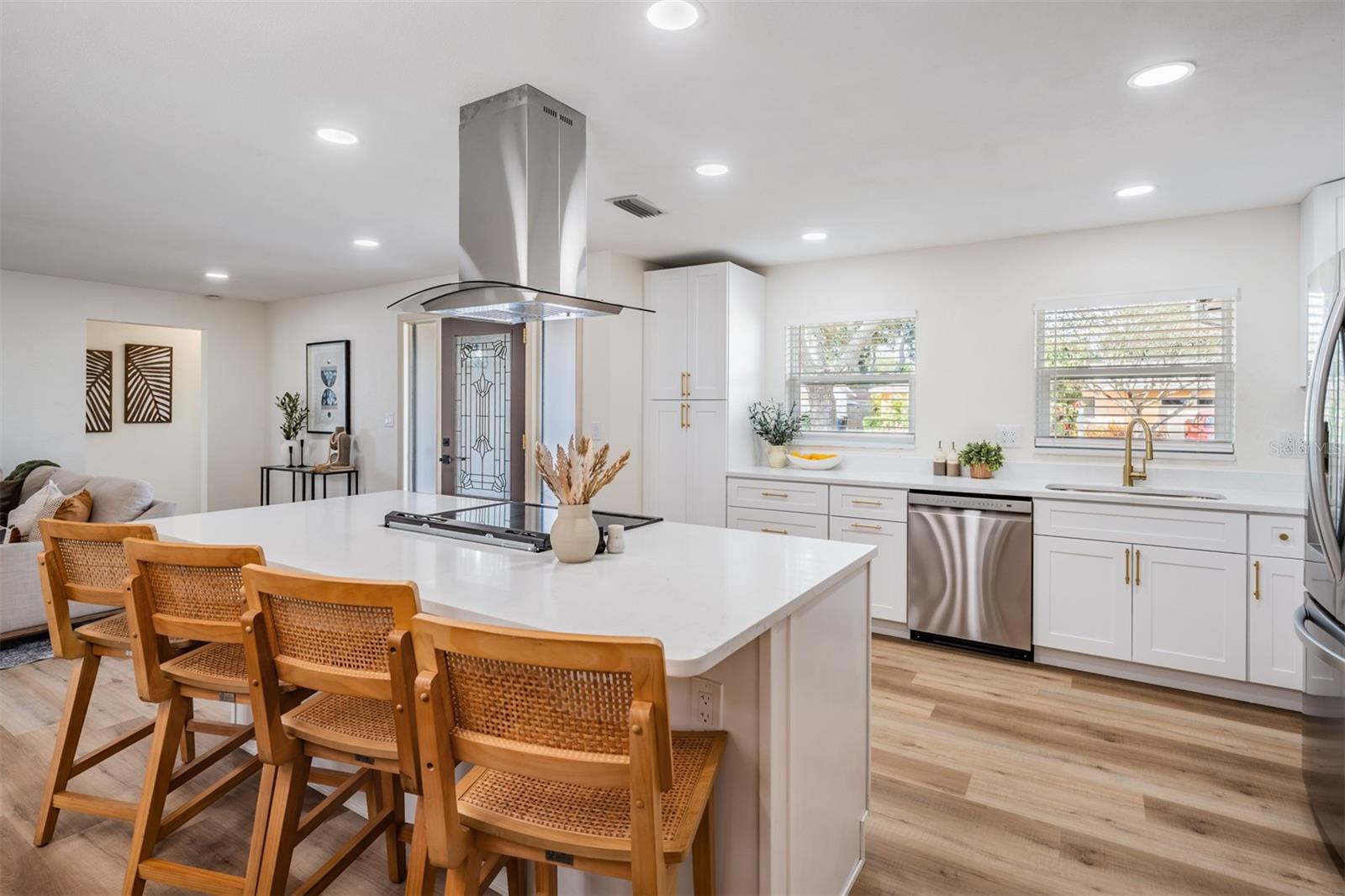 TROPIC HILLS - Residential