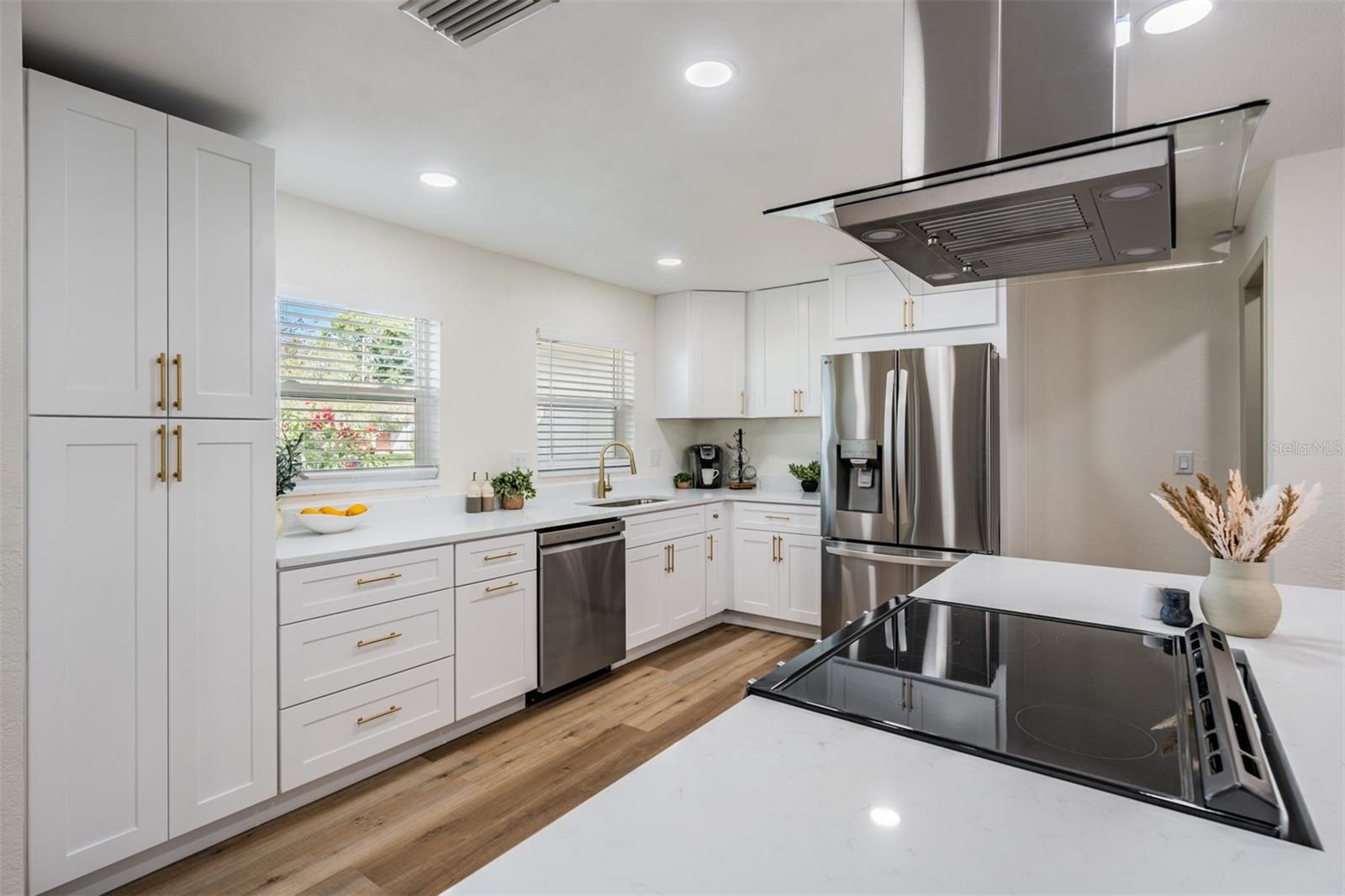 TROPIC HILLS - Residential