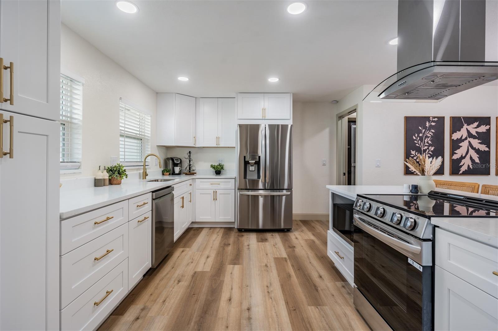 TROPIC HILLS - Residential