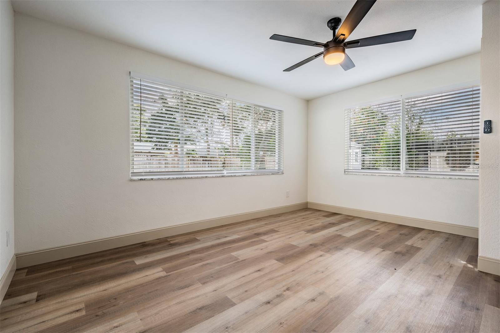 TROPIC HILLS - Residential