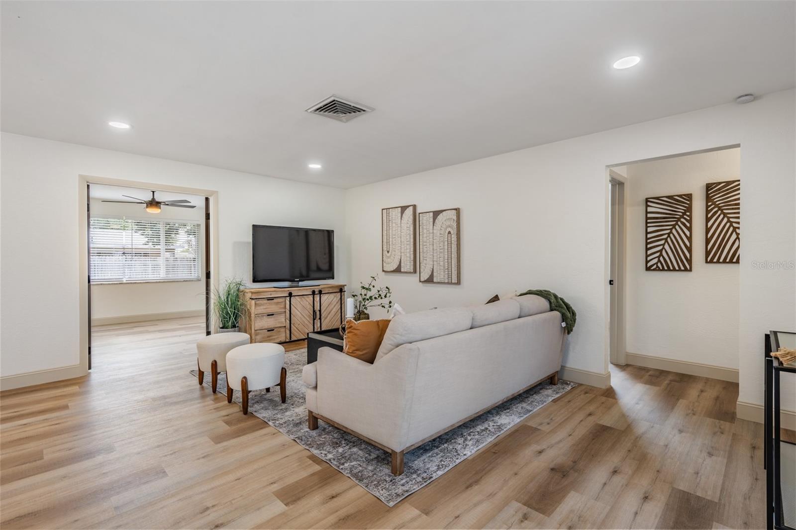 TROPIC HILLS - Residential