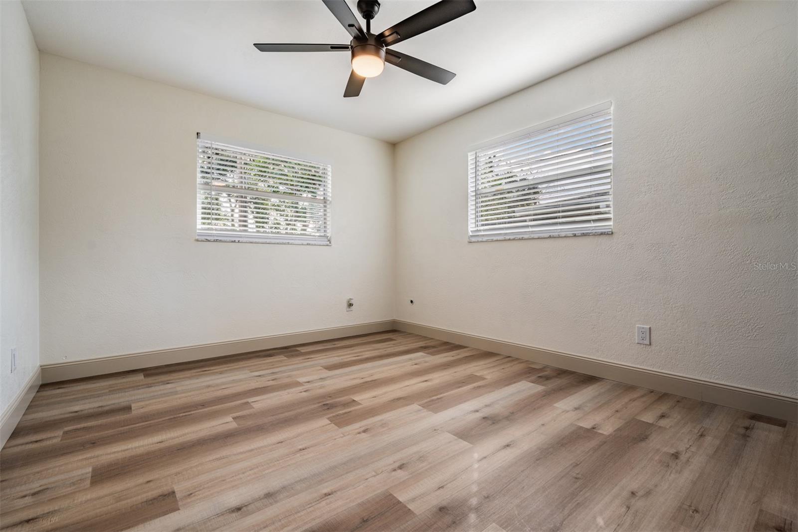 TROPIC HILLS - Residential