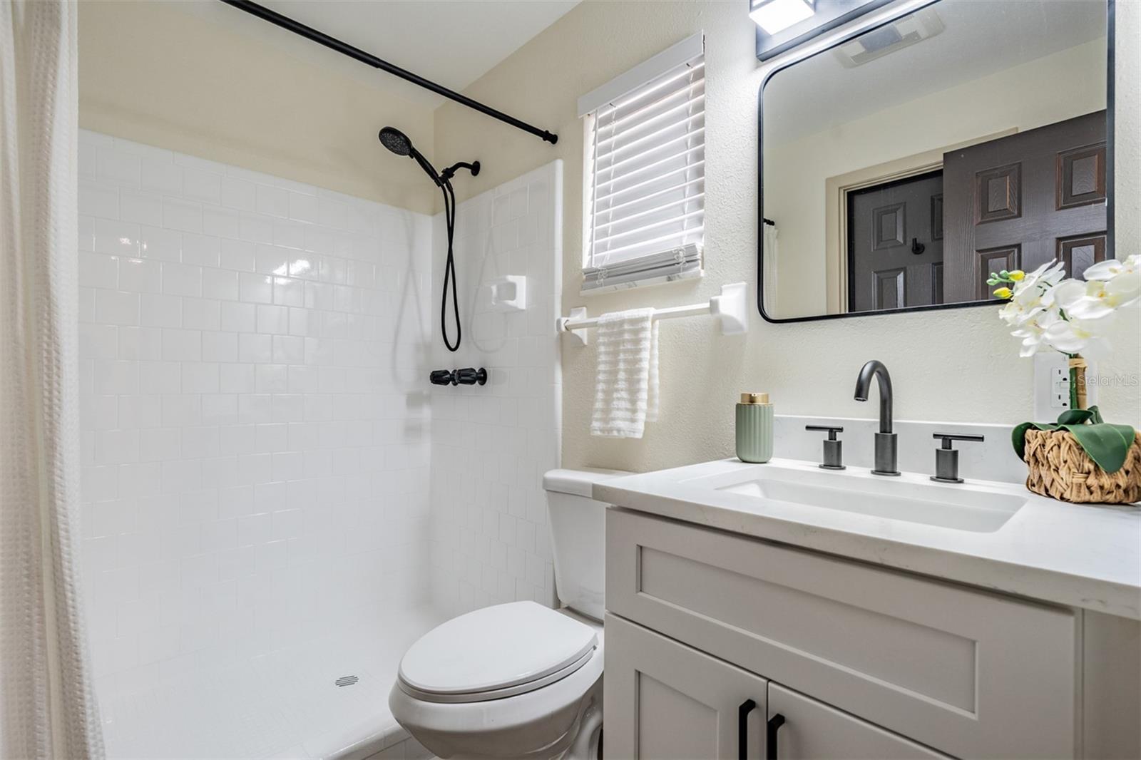 TROPIC HILLS - Residential