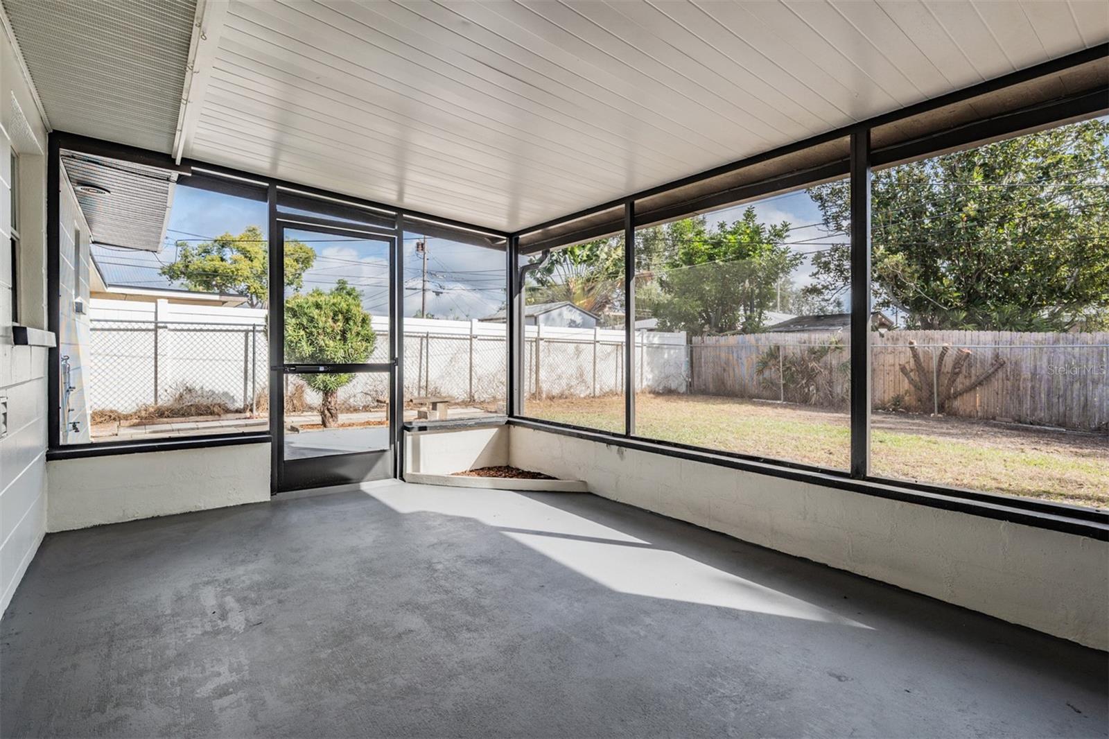 TROPIC HILLS - Residential