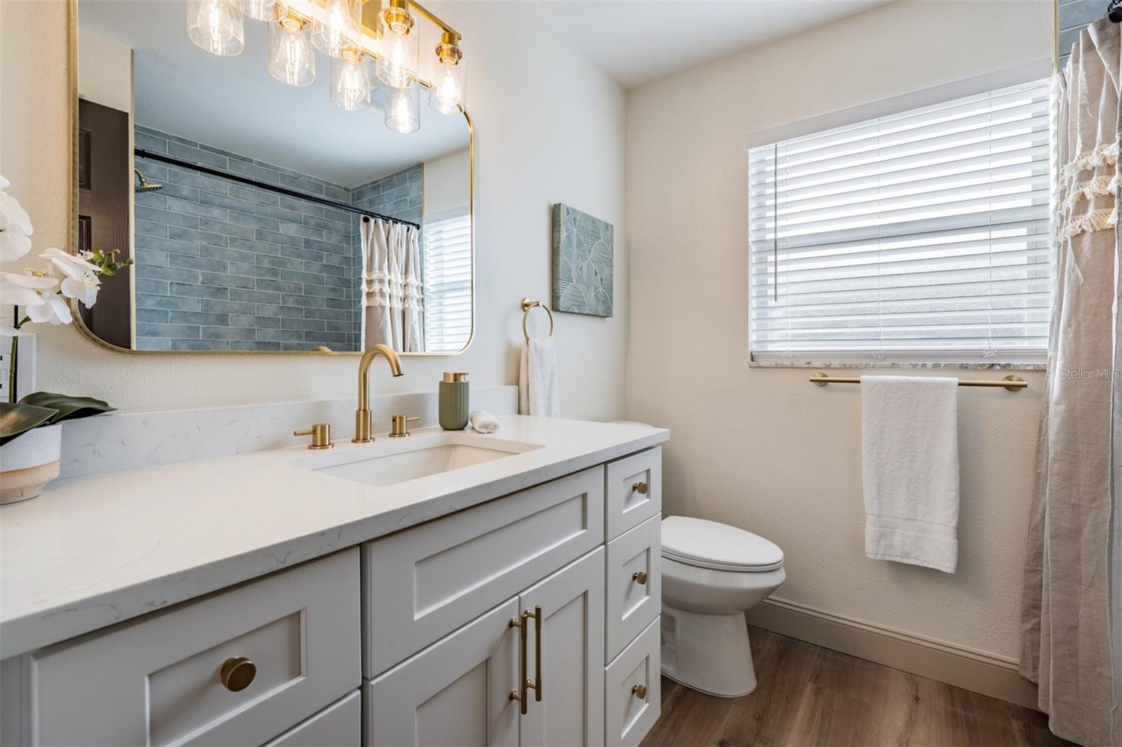 TROPIC HILLS - Residential