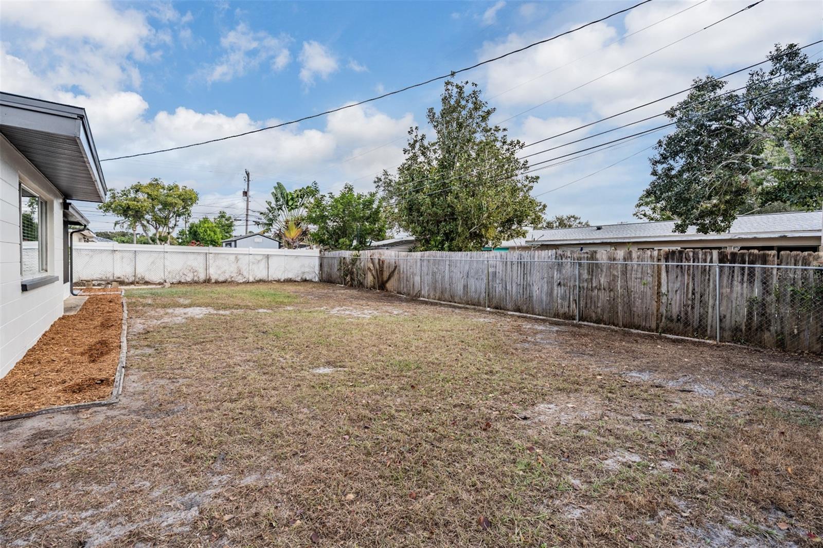 TROPIC HILLS - Residential