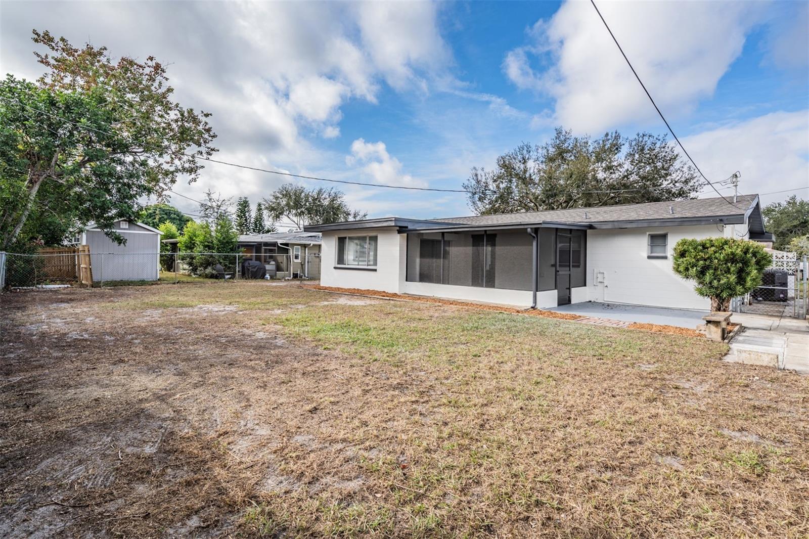 TROPIC HILLS - Residential