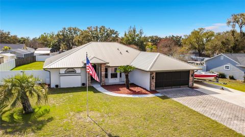 Photo of 35234 Queens Way, Fruitland Park, FL 34731 (MLS # G5108924)