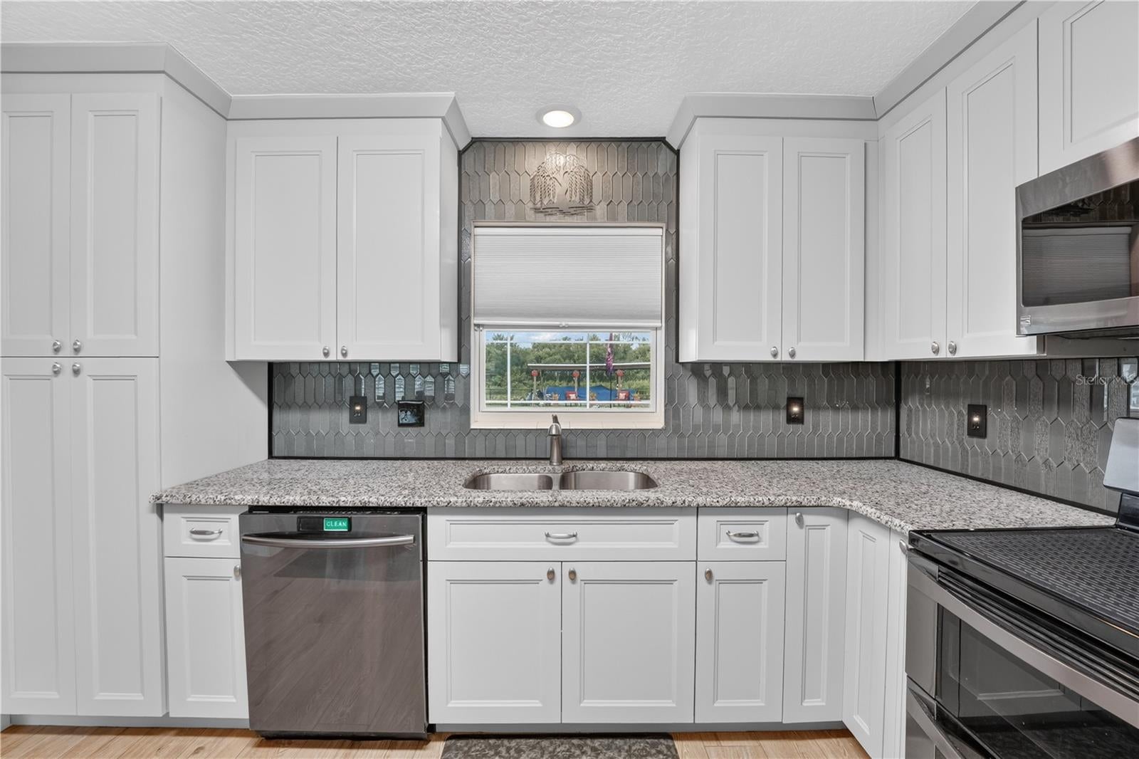 28050 LOIS DRIVE