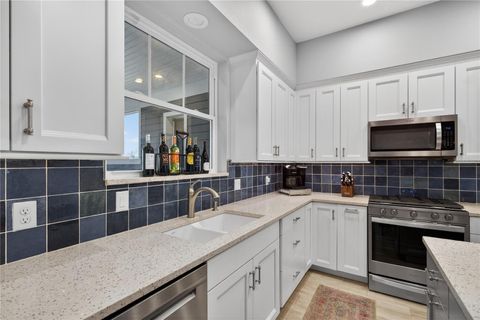 Tiny photo for 264 S Central Avenue, Umatilla, FL 32784 (MLS # G5111097)
