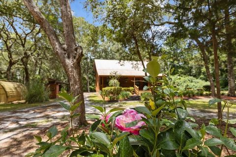 A home in CHIEFLAND