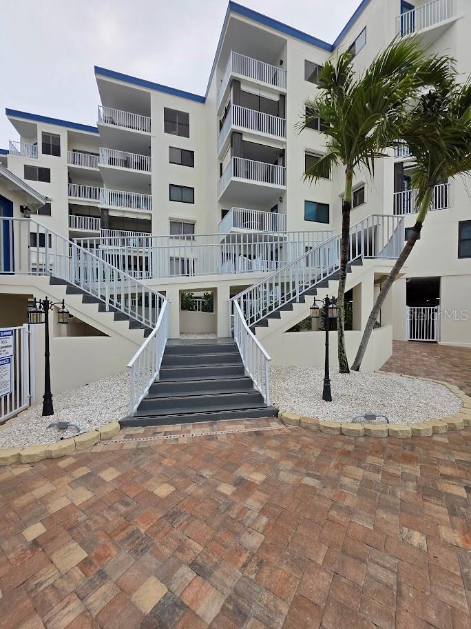 BEACH PALMS CONDO - Residential