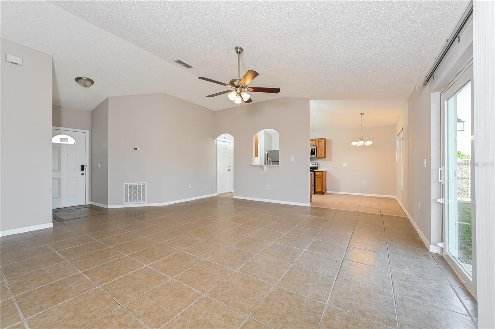 DELONA LAKES UN 32 - Residential Lease