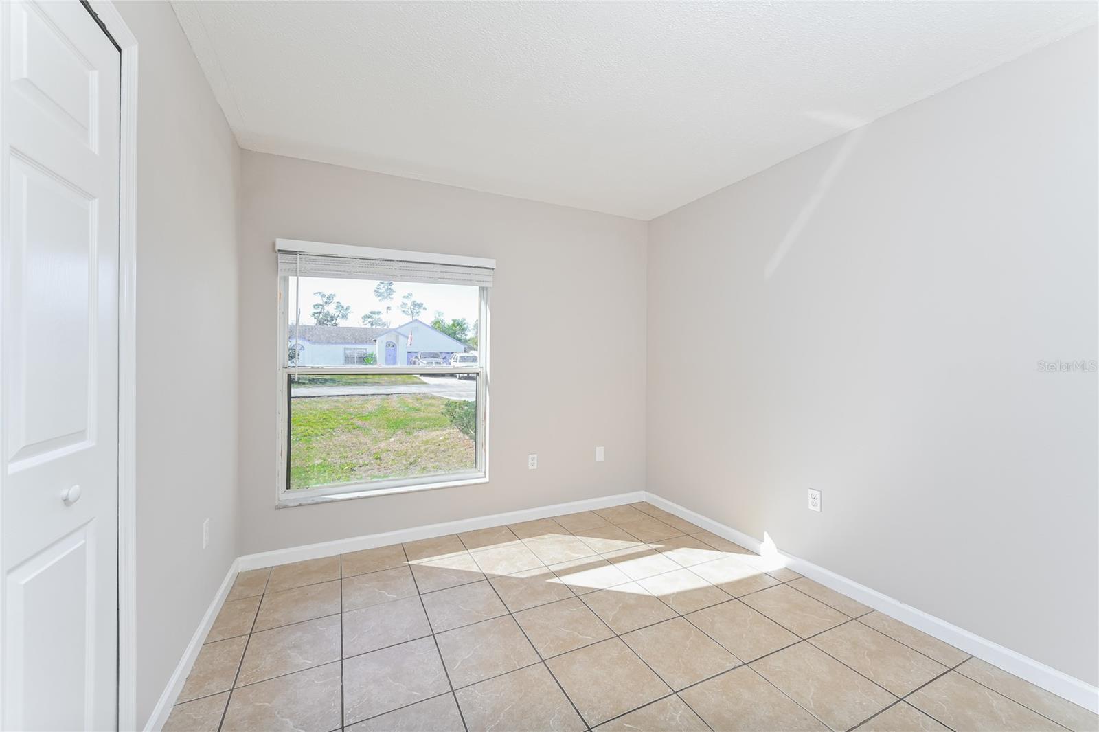 DELONA LAKES UN 32 - Residential Lease