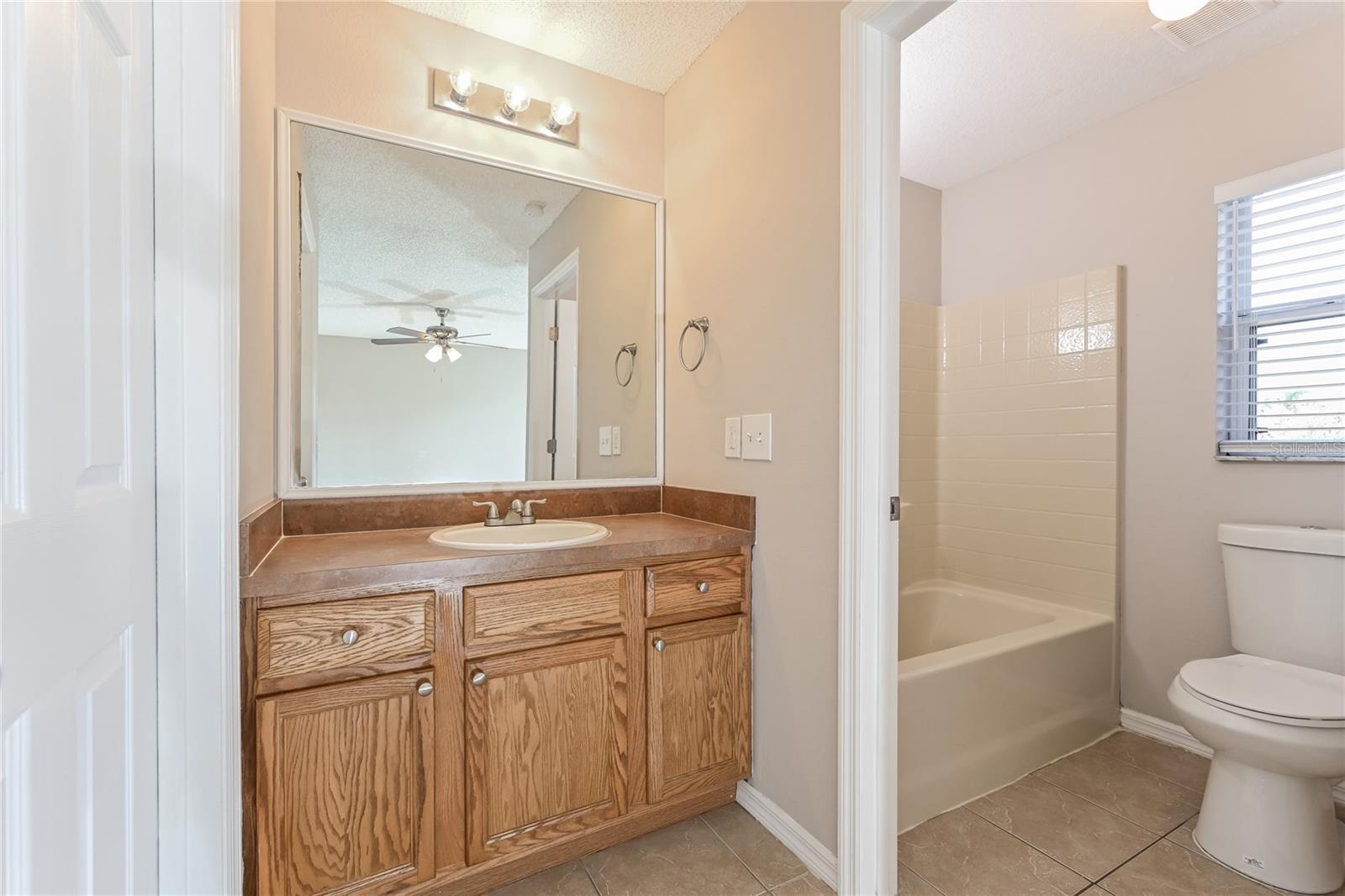 DELONA LAKES UN 32 - Residential Lease