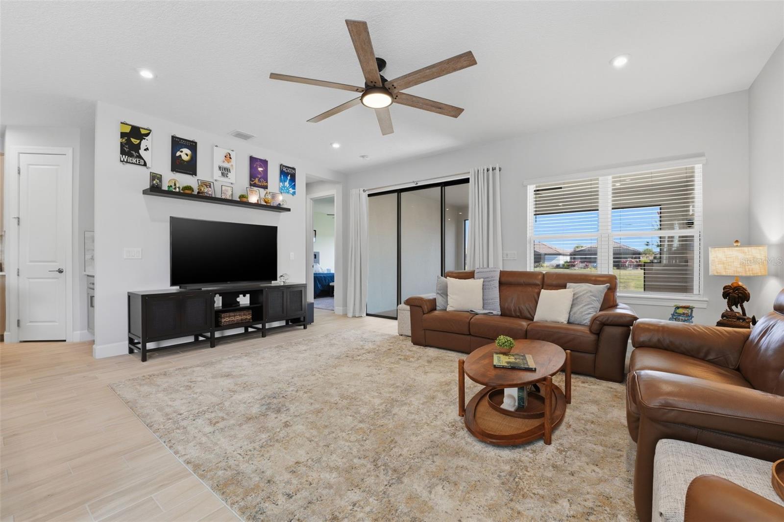 ARTISAN LAKES ESPLANADE PH V SUBPH B & C - Residential