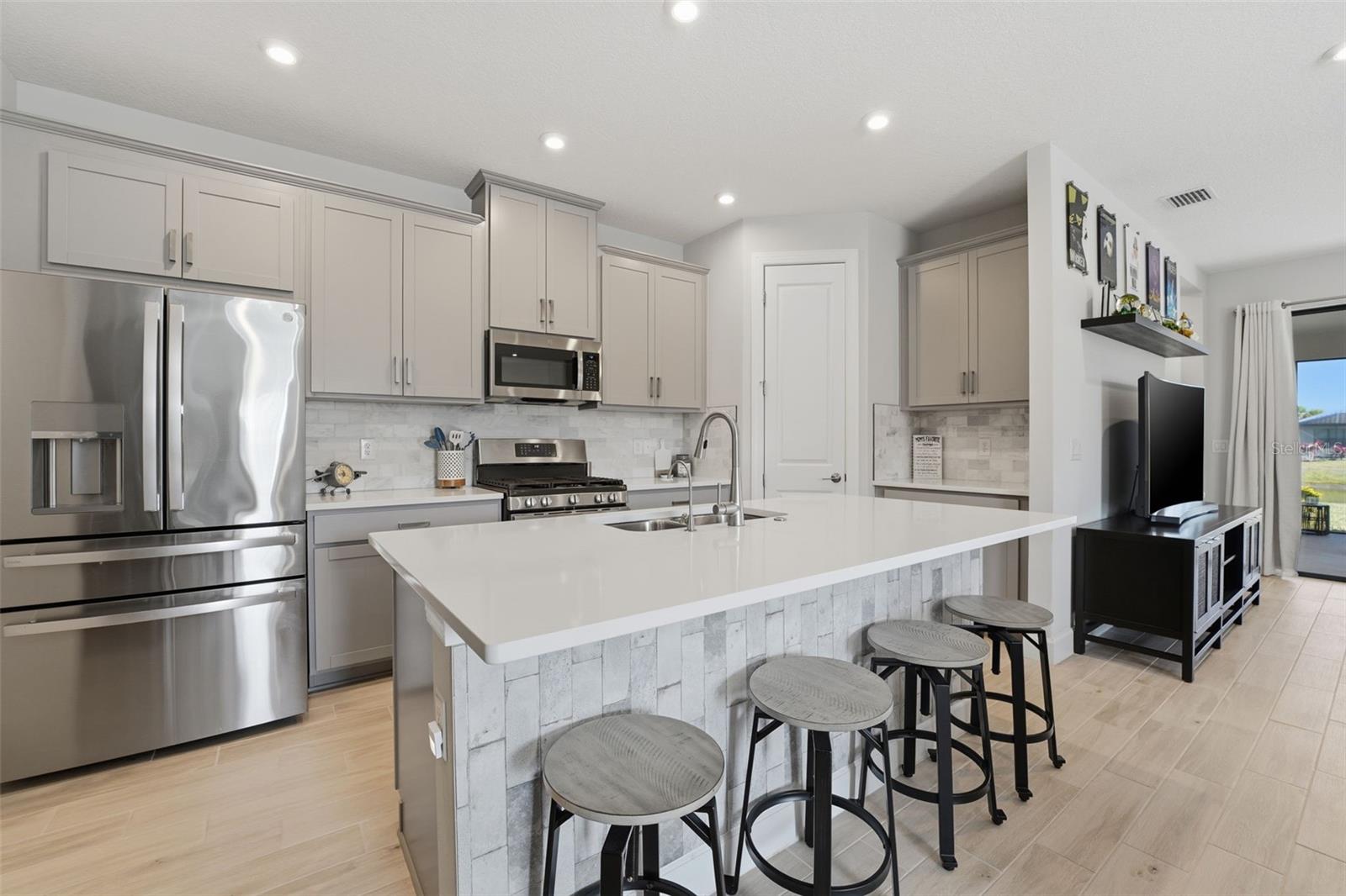 ARTISAN LAKES ESPLANADE PH V SUBPH B & C - Residential