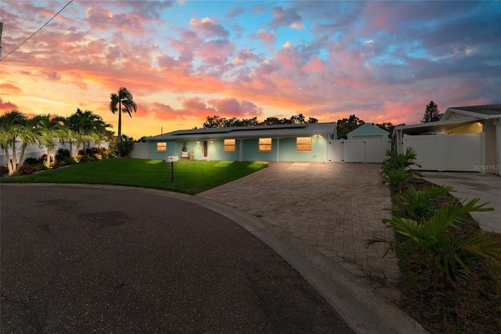 Photo of 10731 Dowry Ave, Tampa, FL 33615 (MLS # TB8424703)