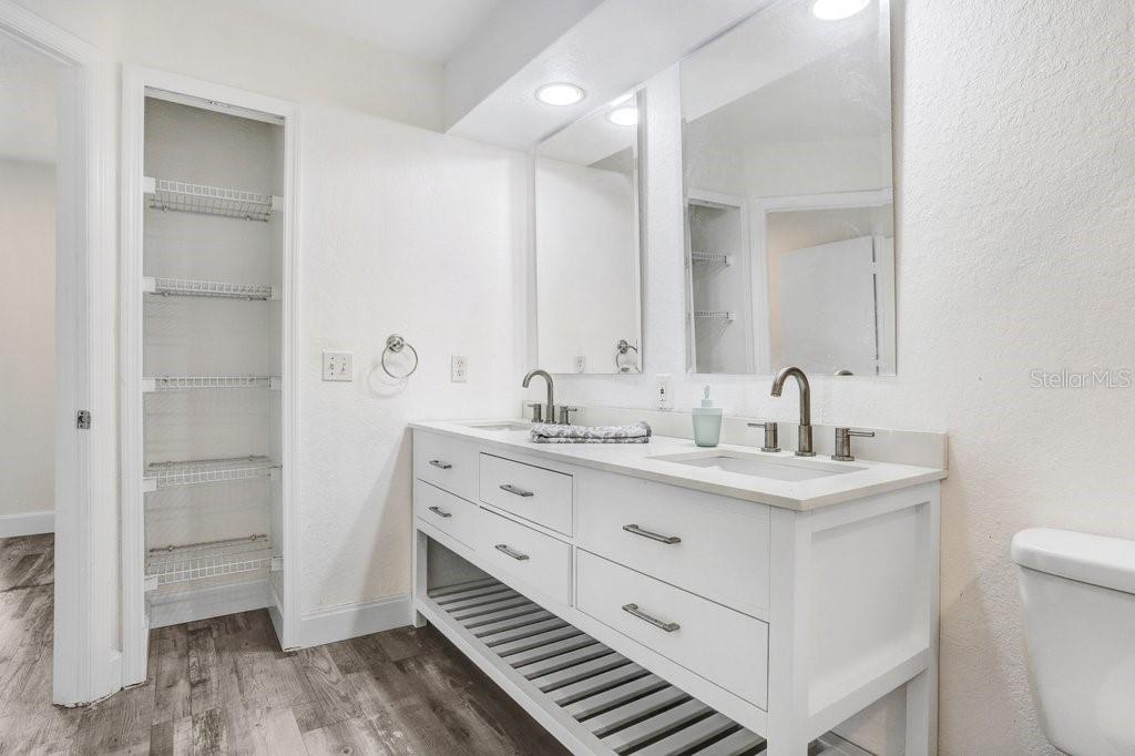 THE VILLAS AT CARROLLWOOD CONDO - Residential