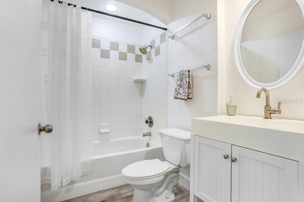 THE VILLAS AT CARROLLWOOD CONDO - Residential