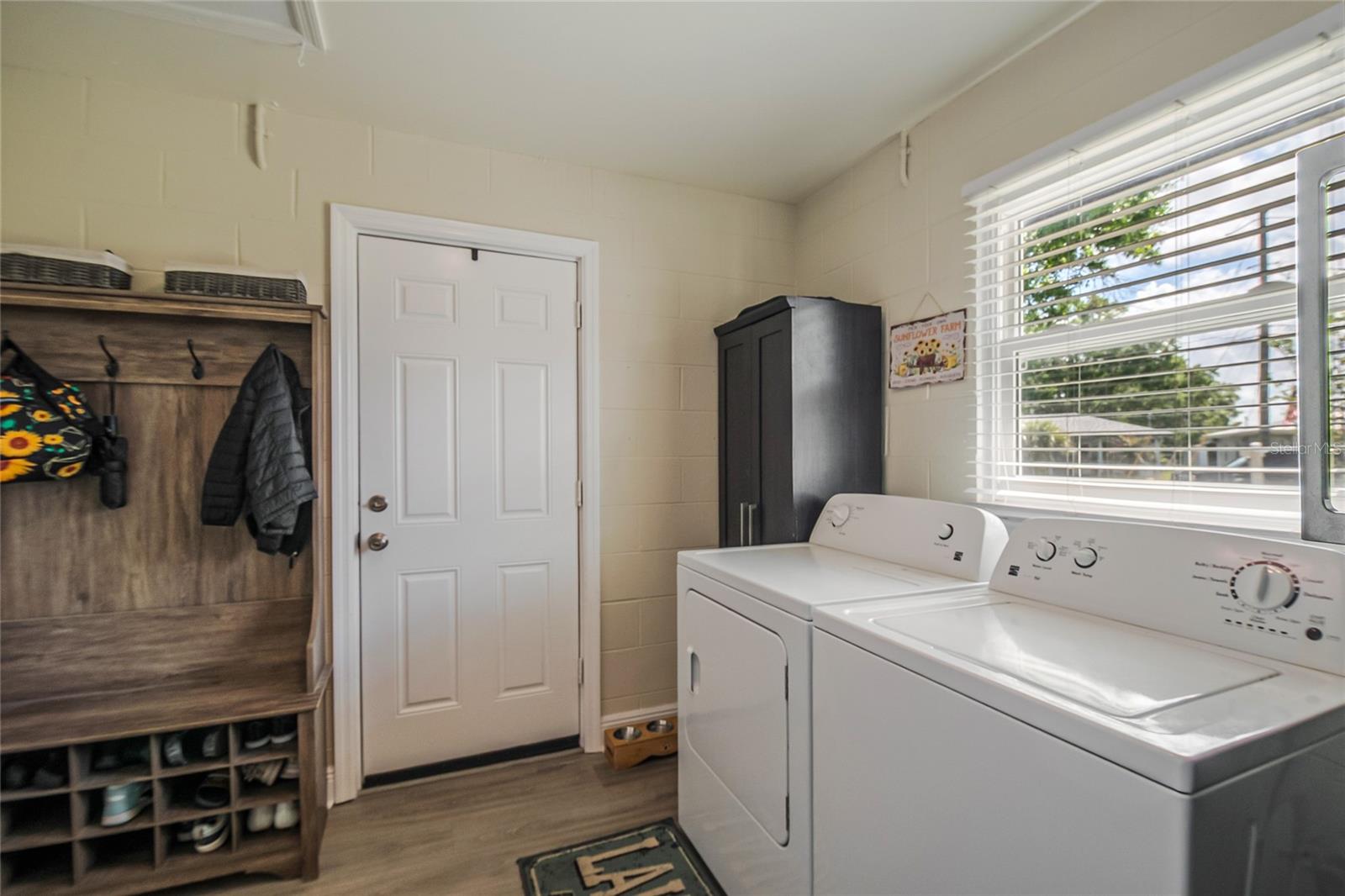 FAIRLAWN - Residential