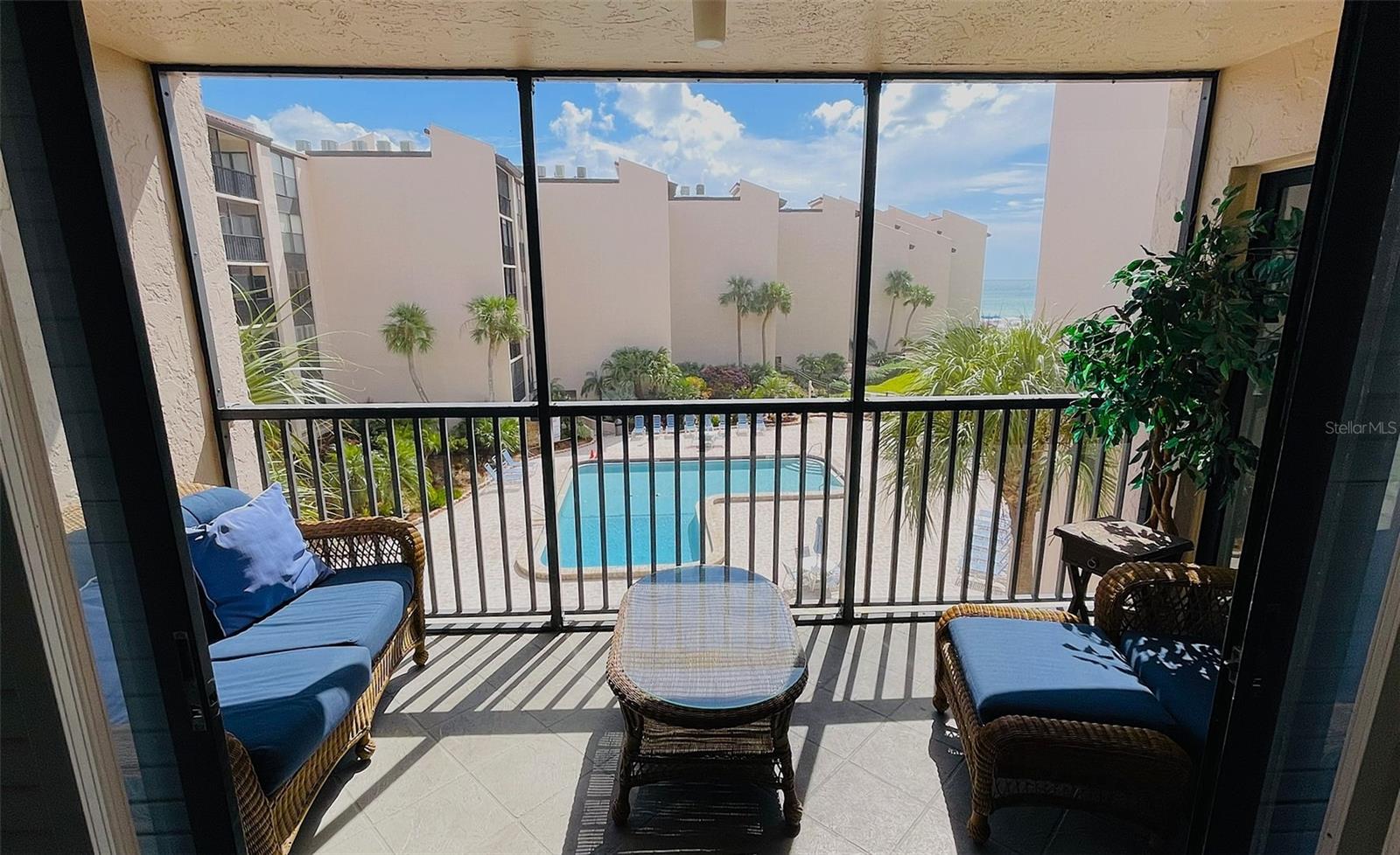 SIESTA BREAKERS - Residential