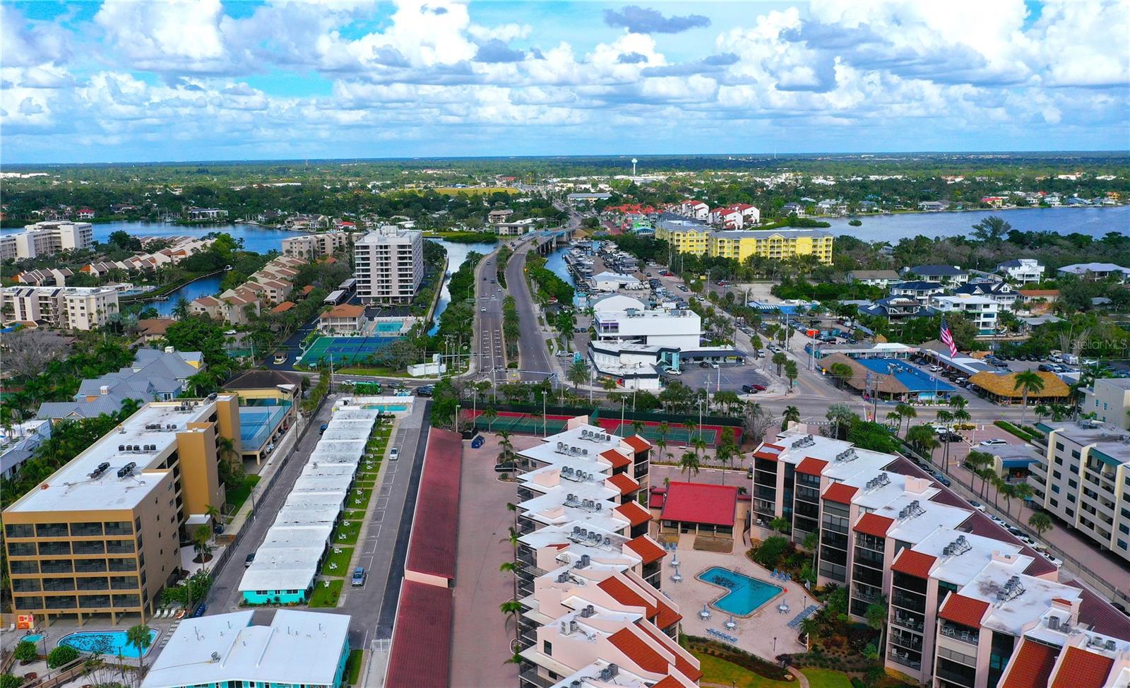 SIESTA BREAKERS - Residential