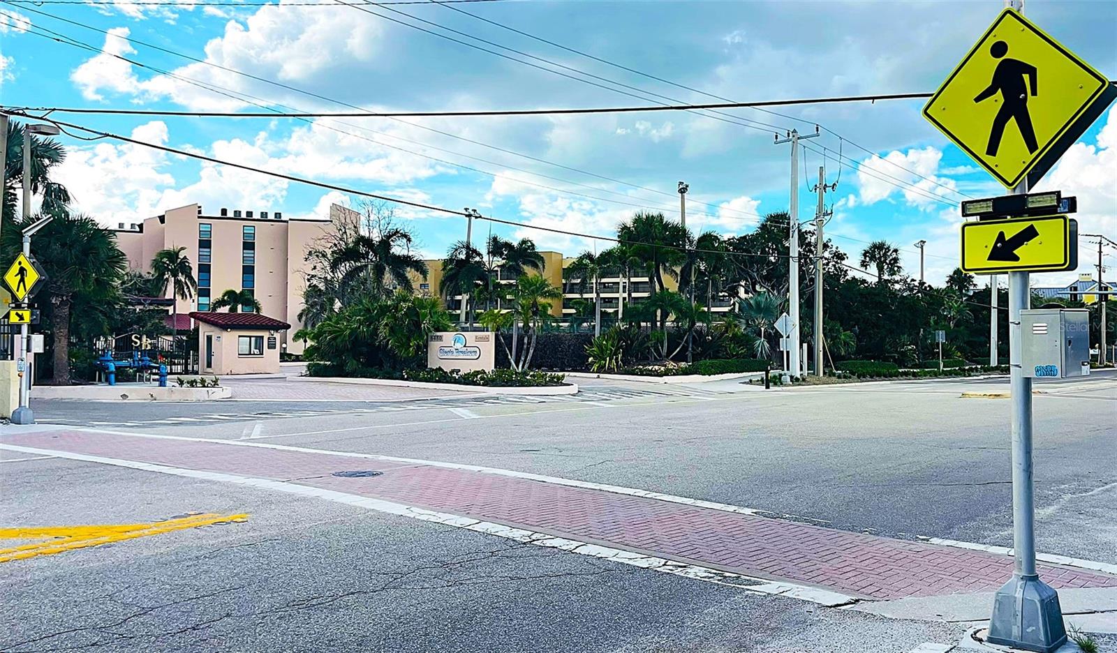 SIESTA BREAKERS - Residential