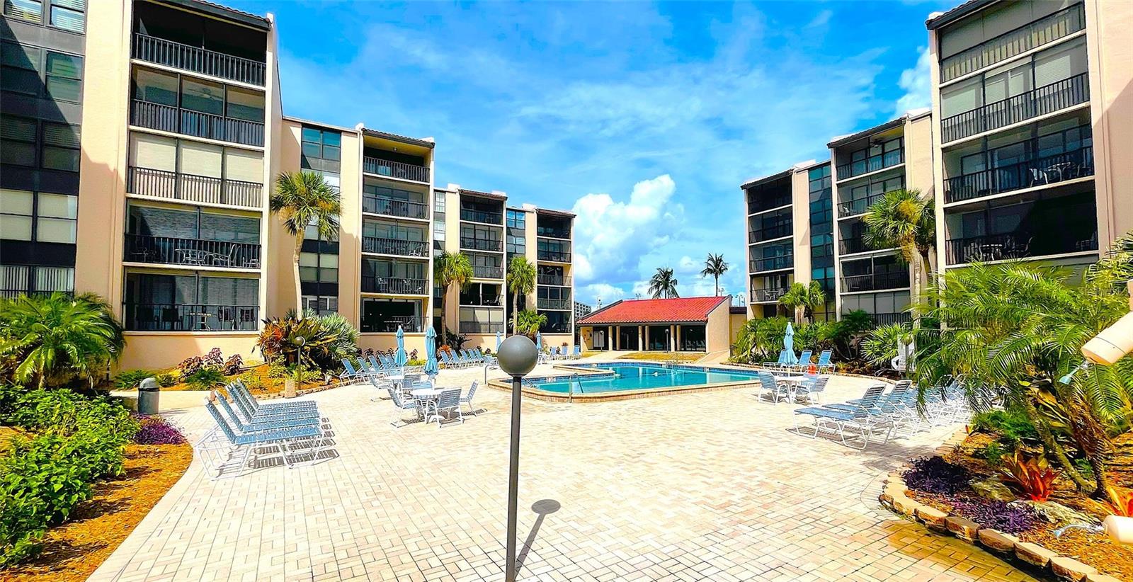 SIESTA BREAKERS - Residential