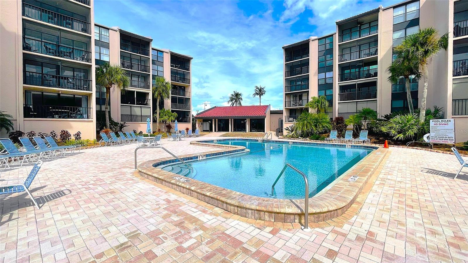 SIESTA BREAKERS - Residential