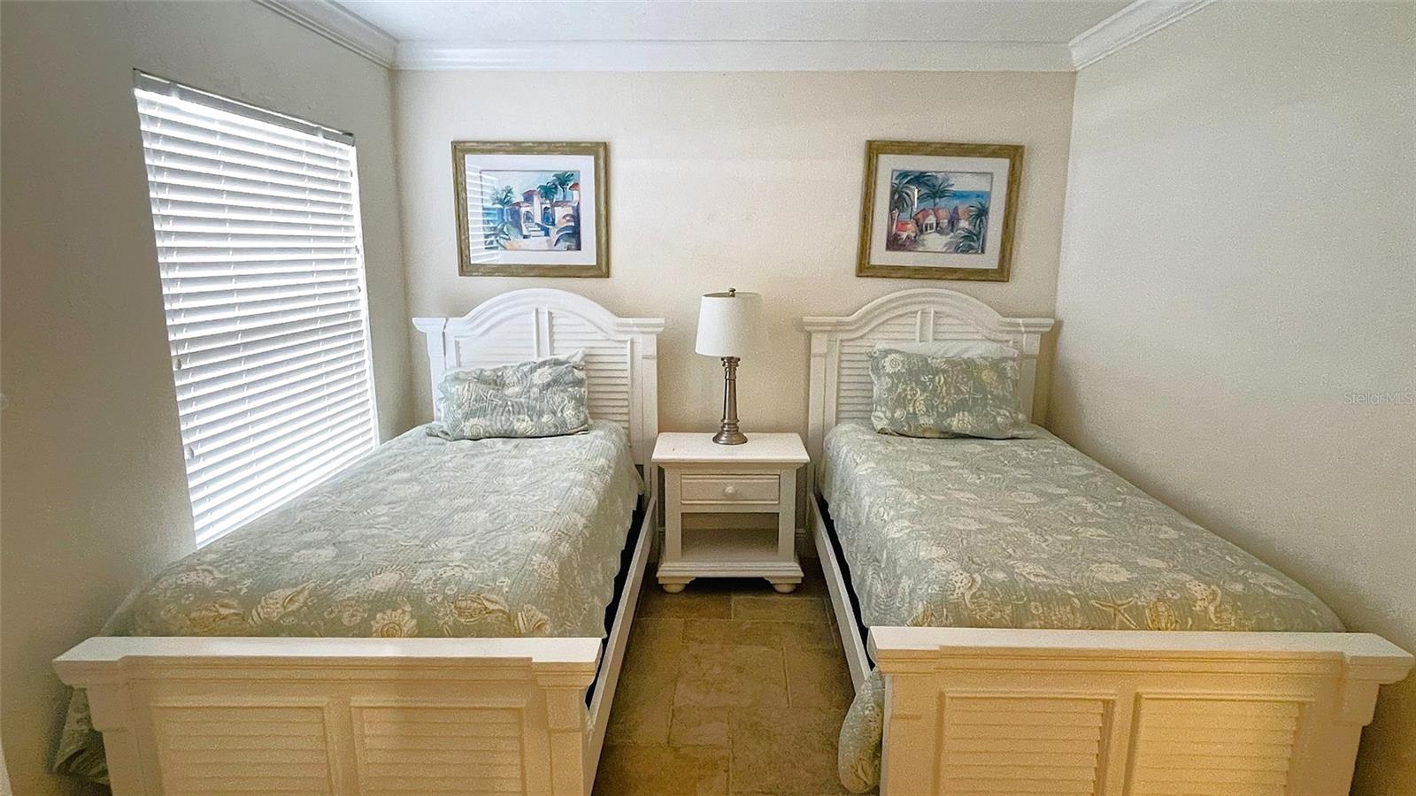 SIESTA BREAKERS - Residential