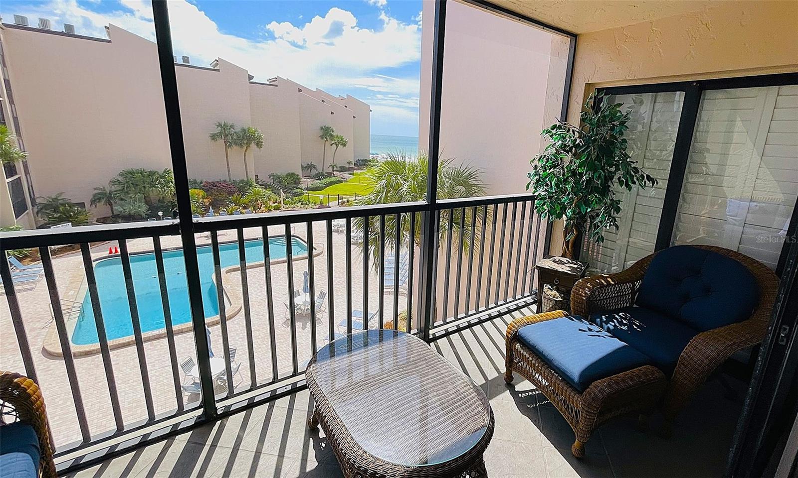 SIESTA BREAKERS - Residential