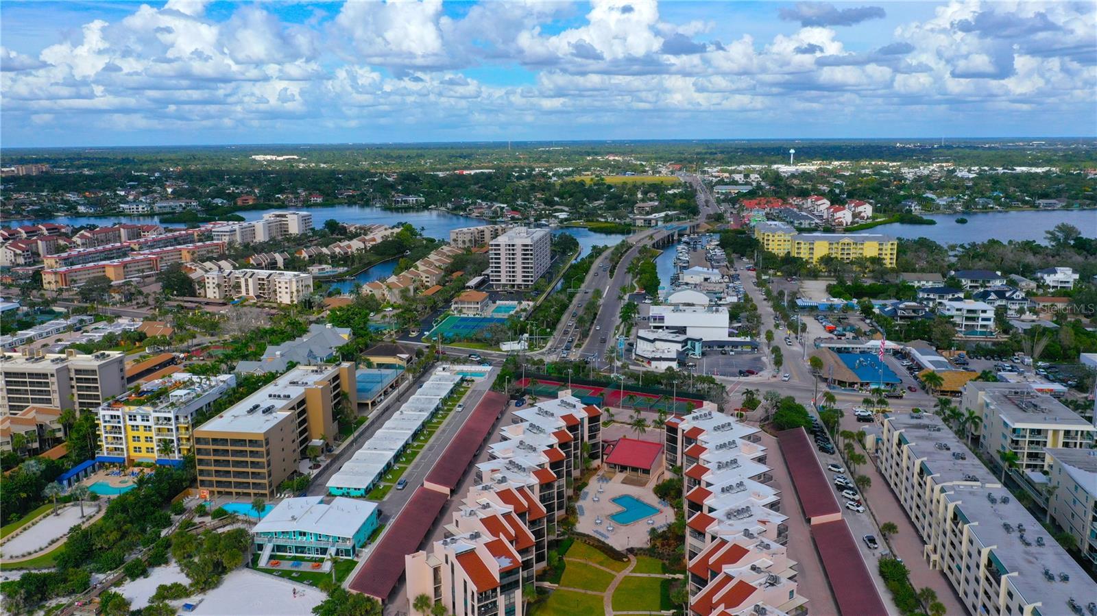 SIESTA BREAKERS - Residential