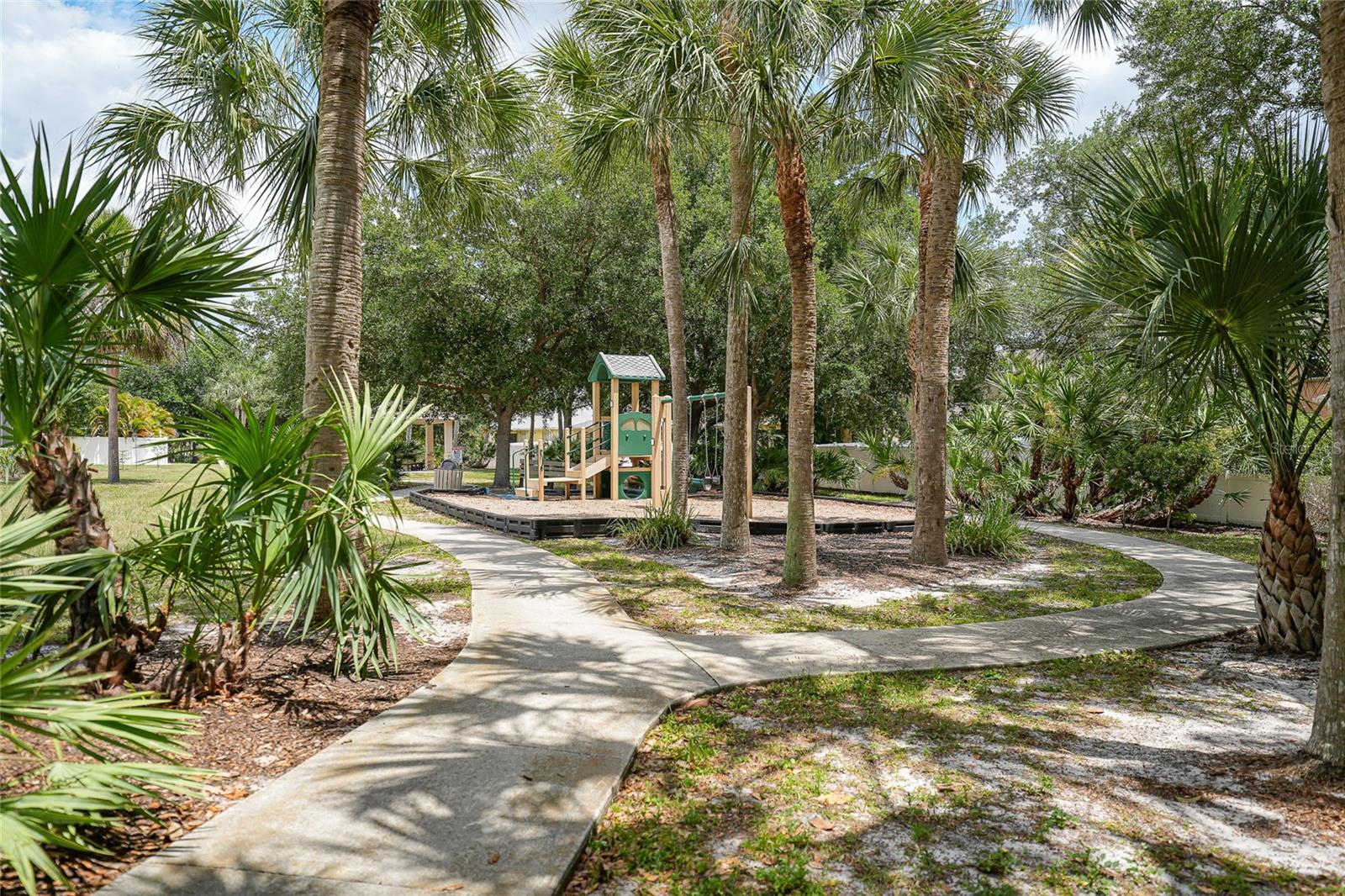 CREEKSIDE - Residential