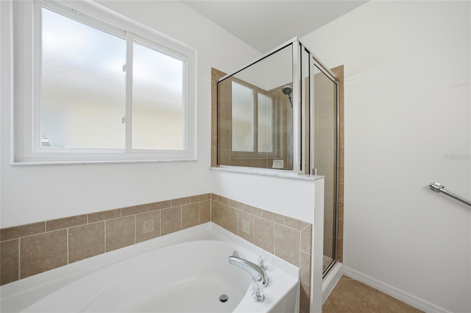 CREEKSIDE - Residential