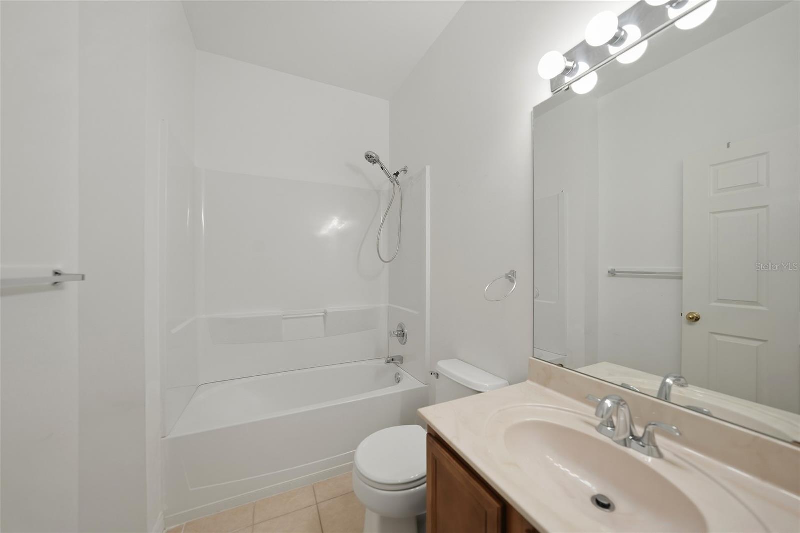 CREEKSIDE - Residential