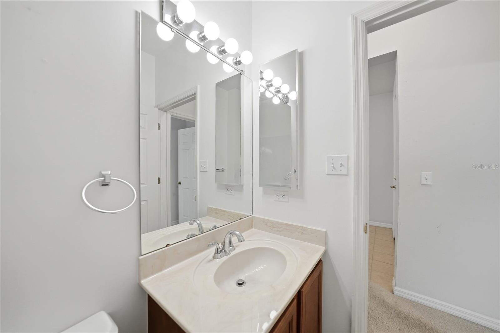 CREEKSIDE - Residential