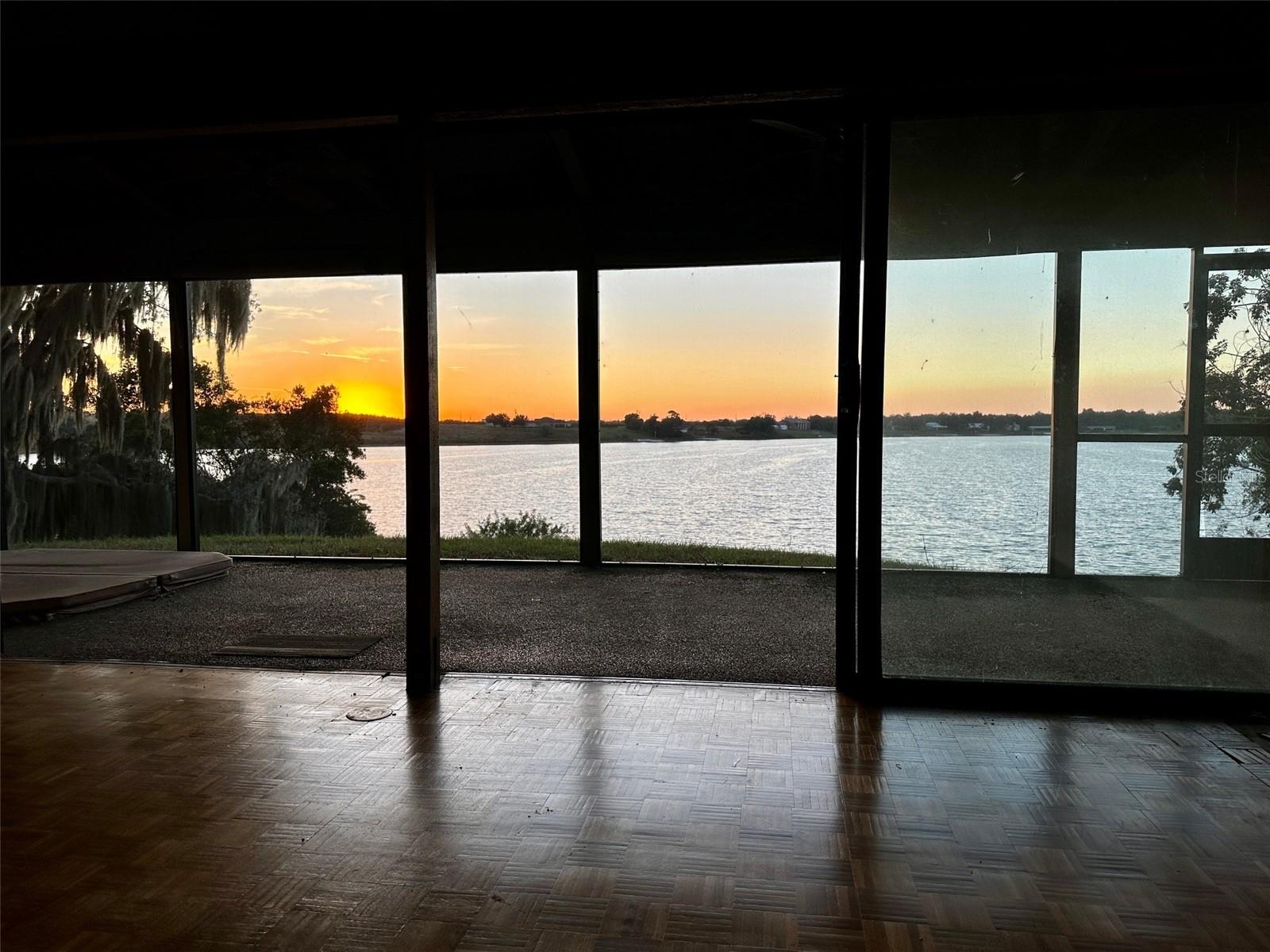 CROOKED LAKE - Residential