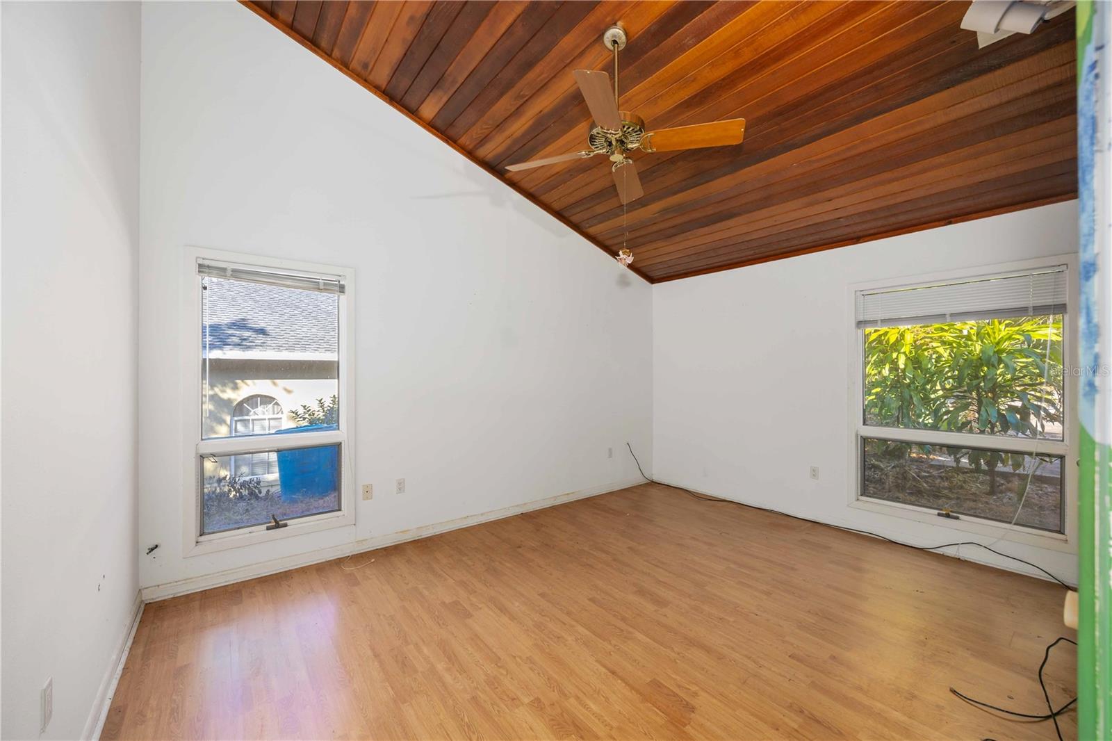 CROOKED LAKE - Residential