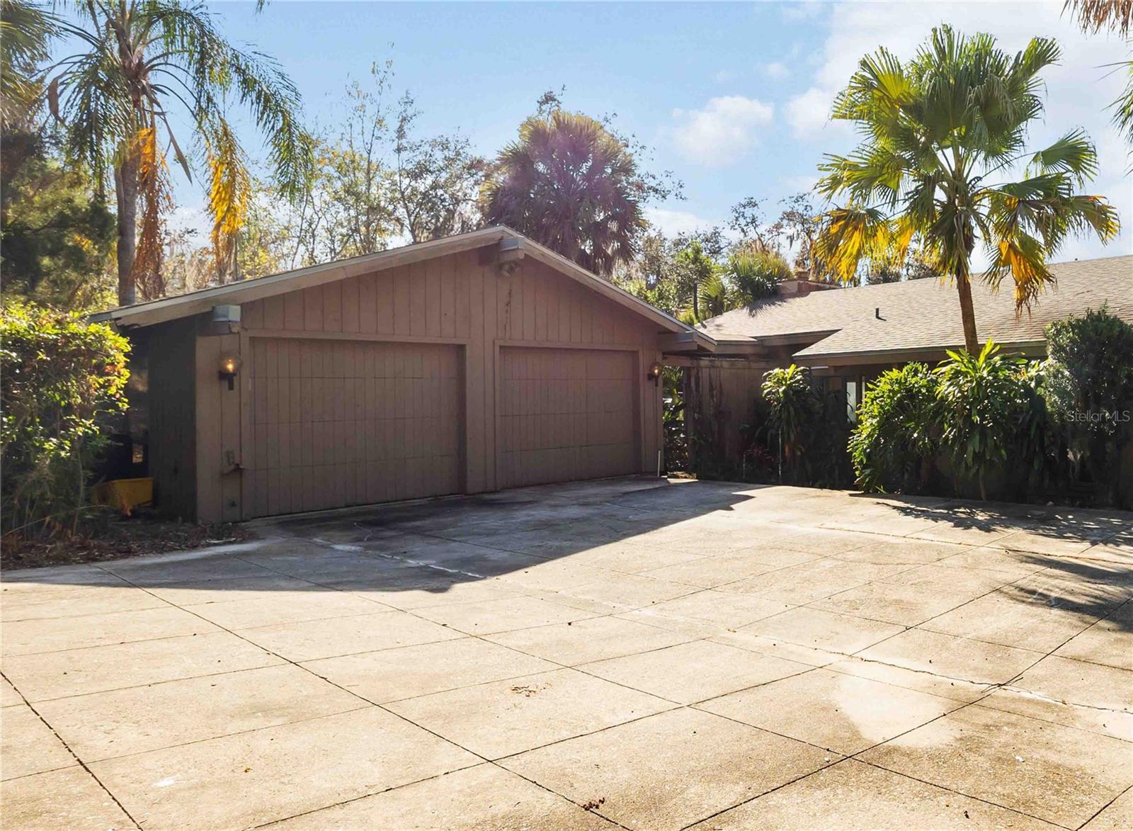 CROOKED LAKE - Residential