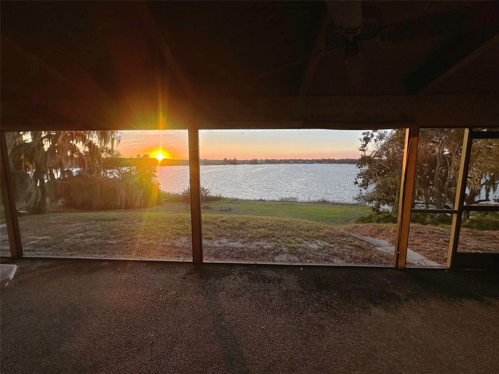 CROOKED LAKE - Residential