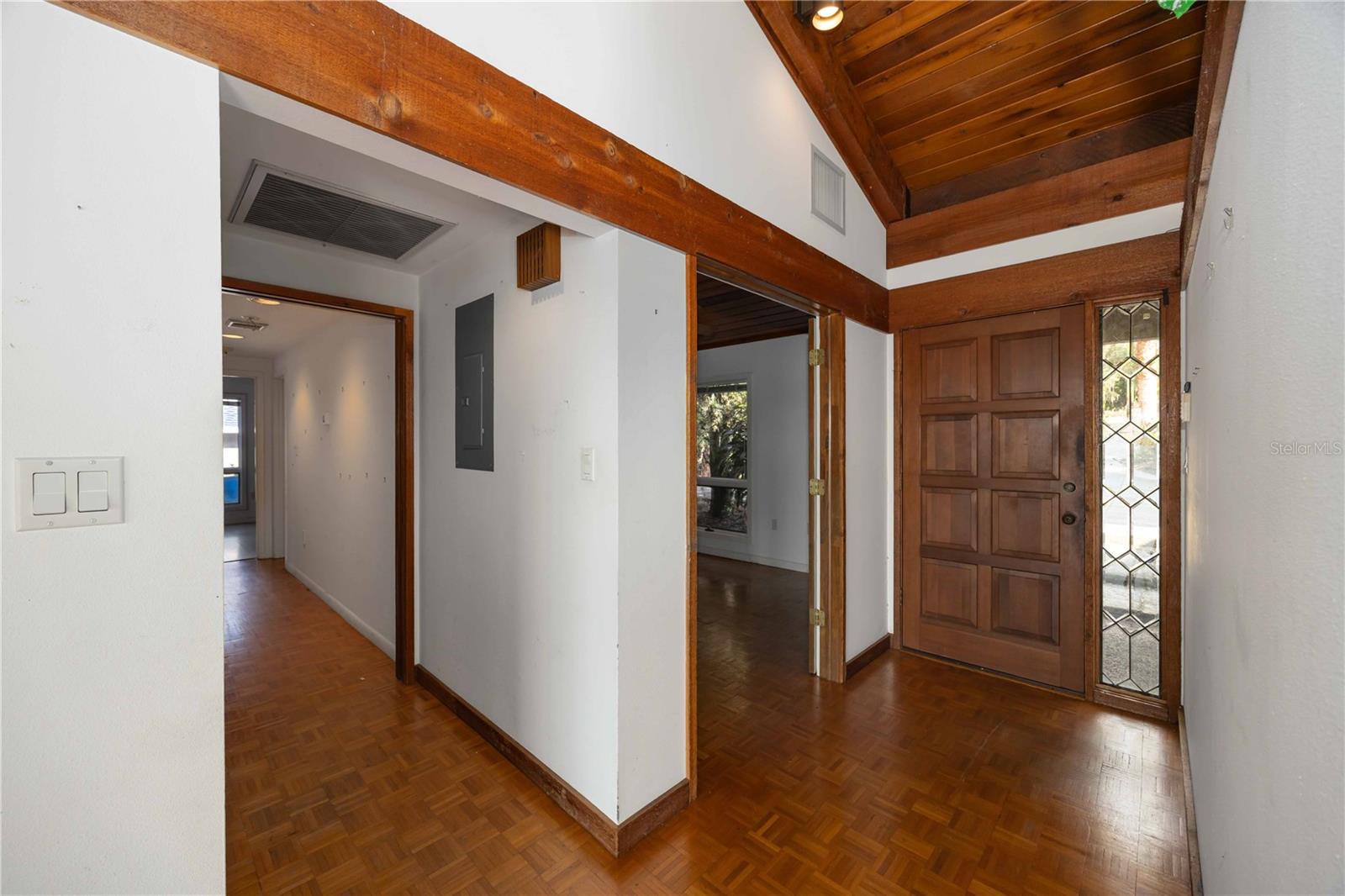 CROOKED LAKE - Residential